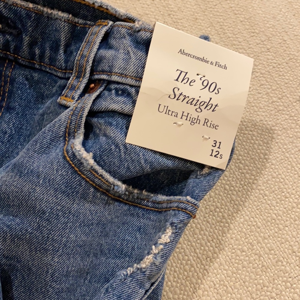 Abercrombie 90s Straight UltraHigh Rise Jeans NWT - Picture 2 of 4